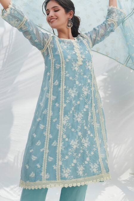Mulmul_Blue 100% Pure Mulmul Embroidered Floral Round Keri Kurta With Pant _Online_at_Aza_Fashions