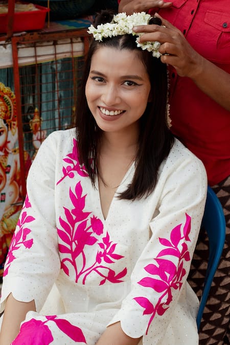 Shop Label Earthen Ivory Maheshwari Embroidery V-neck Handwoven Anarkali And Pleated Palazzo Set Online at Aza Fashions Shop_Label Earthen_Ivory Maheshwari Embroidery V-neck Handwoven Anarkali And Pleated Palazzo Set _Online_at_Aza_Fashions