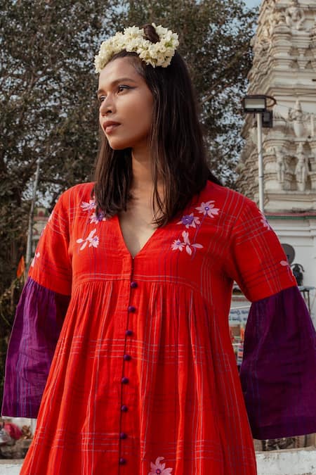 Label Earthen Red Cotton Embroidery V-neck Handwoven Gathered Kurta Pant Set at Aza Fashions Label Earthen_Red Cotton Embroidery V-neck Handwoven Gathered Kurta Pant Set _at_Aza_Fashions