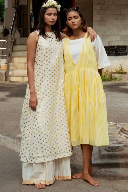 Label Earthen Yellow Cotton Foil Printing V-, Boat Handwoven Dress And Printed Top Set Online at Aza Fashions Label Earthen_Yellow Cotton Foil Printing V-, Boat Handwoven Dress And Printed Top Set _Online_at_Aza_Fashions