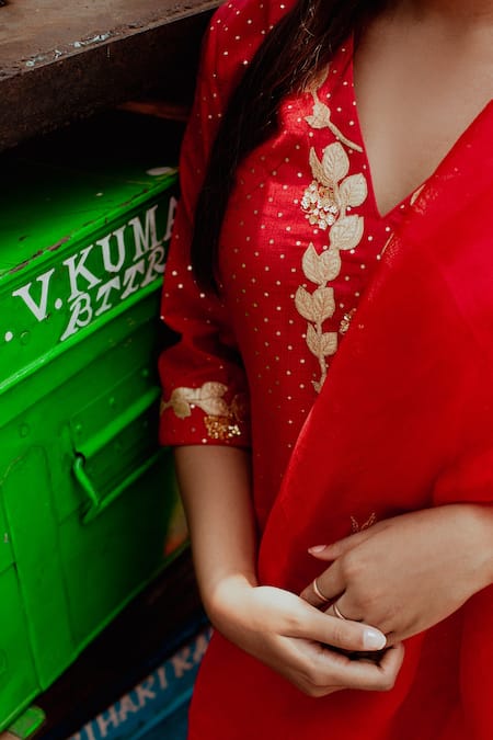 Buy Label Earthen Red Handloom , Maheshwari, Sequins, Foil Print Kurta Sharara Set Online at Aza Fashions Buy_Label Earthen_Red Handloom , Maheshwari, Sequins, Foil Print Kurta Sharara Set _Online_at_Aza_Fashions