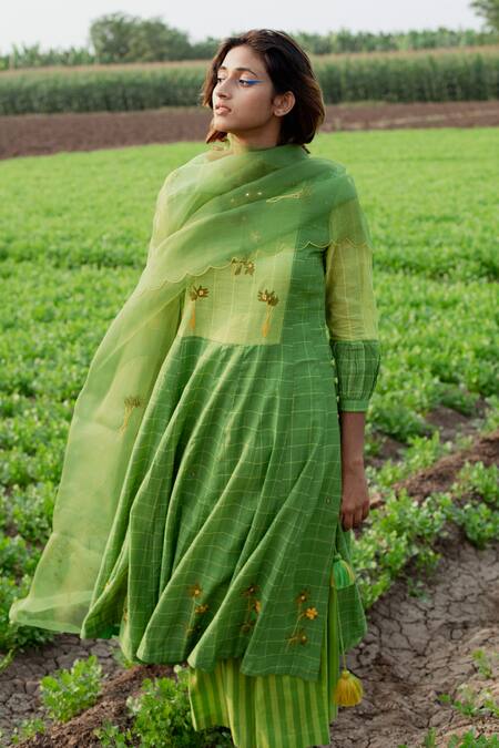 Buy_Label Earthen_Green Maheshwari, Cotton Embroidery Round Checkered Pattern Anarkali Pant Set_Online_at_Aza_Fashions