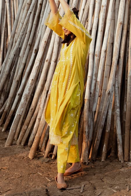 Buy Label Earthen Yellow Cotton, Organza Embroidery V-neck Foil Print Gathered Kurta Set Online at Aza Fashions Buy_Label Earthen_Yellow Cotton, Organza Embroidery V-neck Foil Print Gathered Kurta Set _Online_at_Aza_Fashions