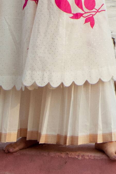 Label Earthen Ivory Maheshwari Embroidery V-neck Handwoven Anarkali And Pleated Palazzo Set at Aza Fashions Label Earthen_Ivory Maheshwari Embroidery V-neck Handwoven Anarkali And Pleated Palazzo Set _at_Aza_Fashions