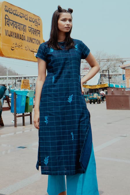 Buy_Label Earthen_Blue Mangalgiri And Embroidered Checkered Kurta Pant Set _Online_at_Aza_Fashions