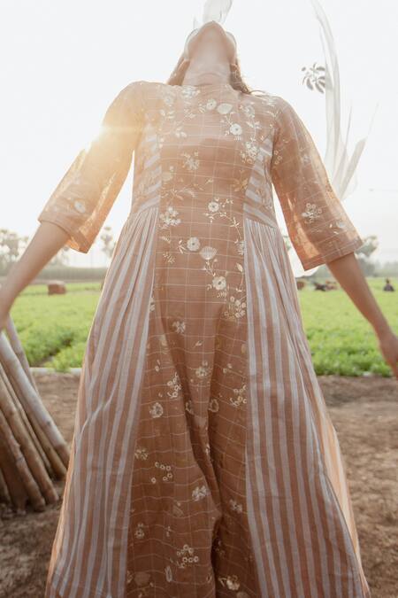 Buy Label Earthen Beige Handloom , Embroidery, Foil Handwoven Panelled Anarkali Set Online at Aza Fashions Buy_Label Earthen_Beige Handloom , Embroidery, Foil Handwoven Panelled Anarkali Set _Online_at_Aza_Fashions