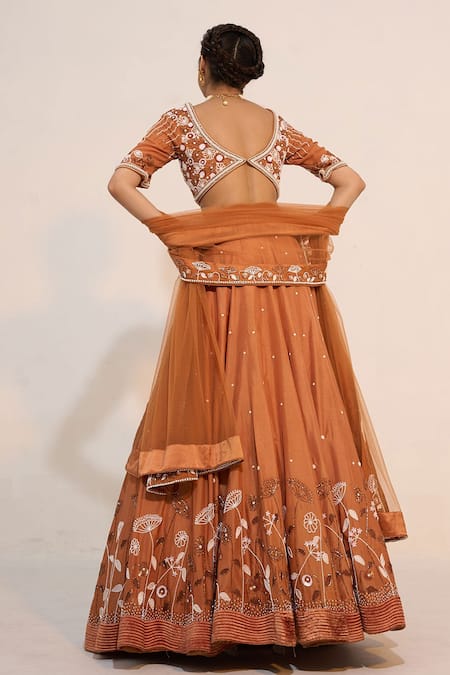 Nayna Kapoor_Brown Silk Embroidery Floral Sweetheart Neck Dalgona Lehenga Set _at_Aza_Fashions