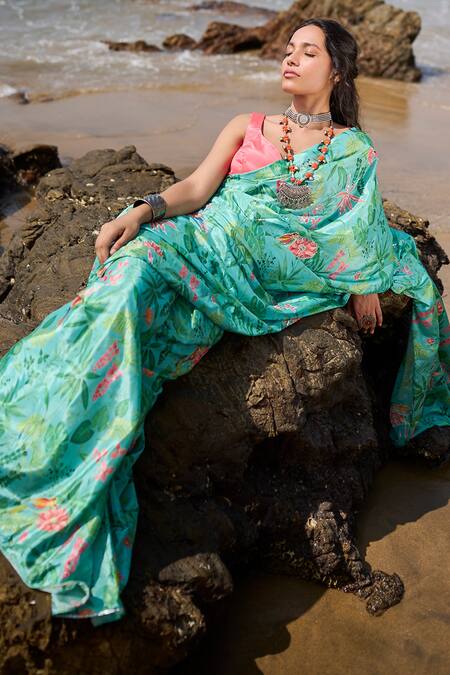 Buy_Lashkaraa_Green Silk Sequins Sweetheart Neck Sea Tropical Floral Print Saree Set_Online_at_Aza_Fashions