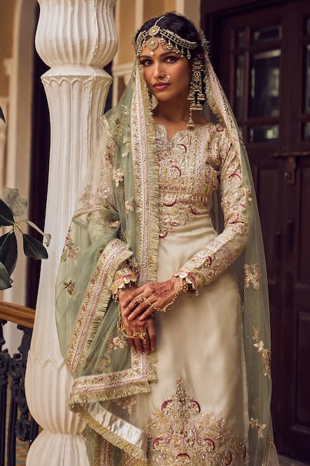 Buy_Lashkaraa_Green Satin Sequins, Stones, Zari, Embroidery, Tassels Split Kurta Palazzo Set