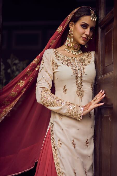 Buy Lashkaraa White Georgette Embroidery, Zari, Stones Round Neck Kurta Lehenga Set Online at Aza Fashions Buy_Lashkaraa_White Georgette Embroidery, Zari, Stones Round Neck Kurta Lehenga Set_Online_at_Aza_Fashions