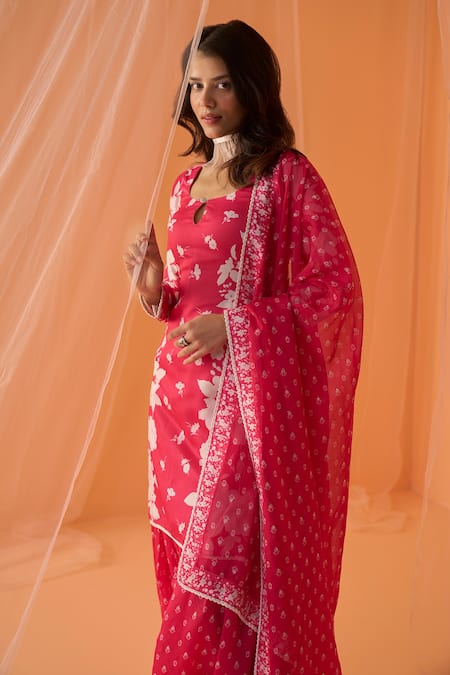 Buy Lashkaraa Pink Chanderi Embroidery Round Neck Floral Print Kurta Set Online at Aza Fashions Buy_Lashkaraa_Pink Chanderi Embroidery Round Neck Floral Print Kurta Set_Online_at_Aza_Fashions