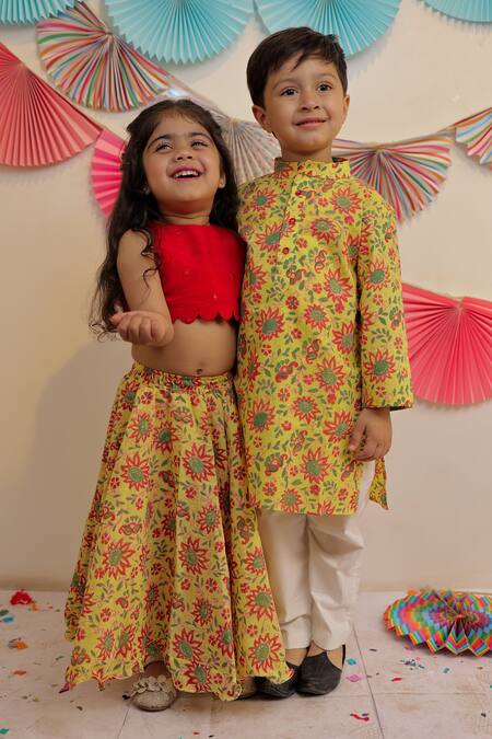 Tiny Colour_Yellow Cotton, Georgette Sunshine Floral Print Skirt With Contrast Top _Online_at_Aza_Fashions