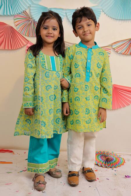 Tiny Colour_Green Cotton Embroidery Floral Garden Printed Kurta With Pyjama _Online_at_Aza_Fashions