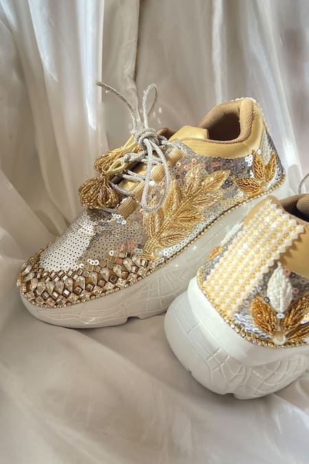 Chal Jooti_Gold Madhumalti Leaf Pattern Wedding Sneakers_Online_at_Aza_Fashions