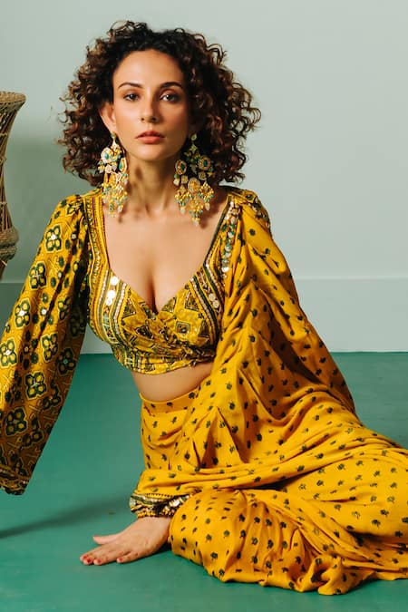 Prahnaaya_Yellow Satin Sequins, Zari Sweetheart Neck Printed Pre-draped Saree With Blouse _Online_at_Aza_Fashions