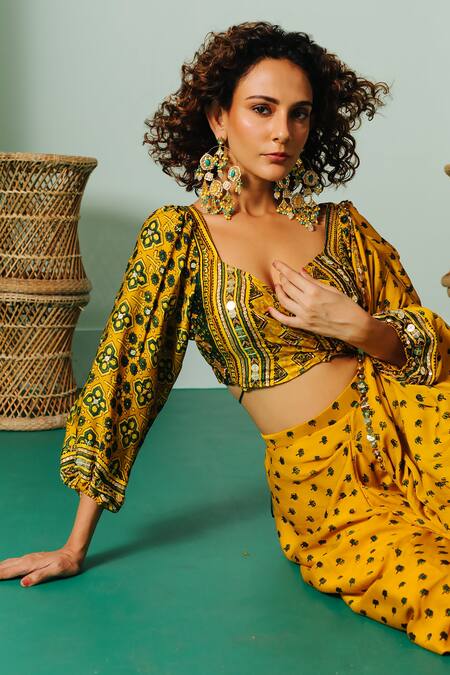 Buy_Prahnaaya_Yellow Satin Sequins, Zari Sweetheart Neck Printed Pre-draped Saree With Blouse _Online_at_Aza_Fashions