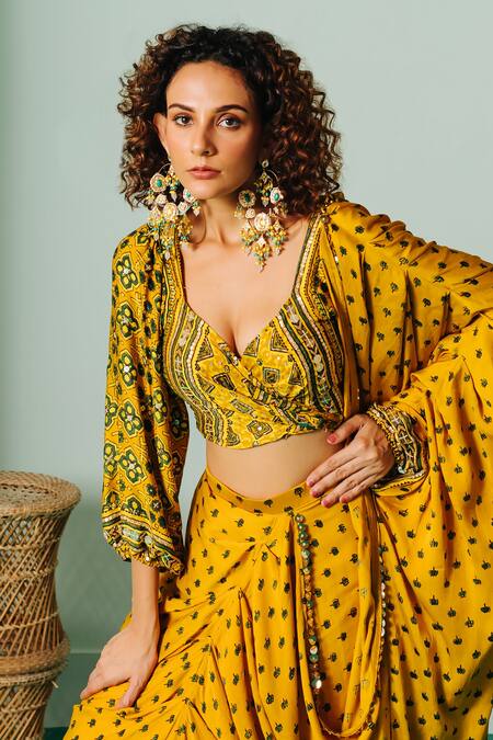 Shop_Prahnaaya_Yellow Satin Sequins, Zari Sweetheart Neck Printed Pre-draped Saree With Blouse _Online_at_Aza_Fashions