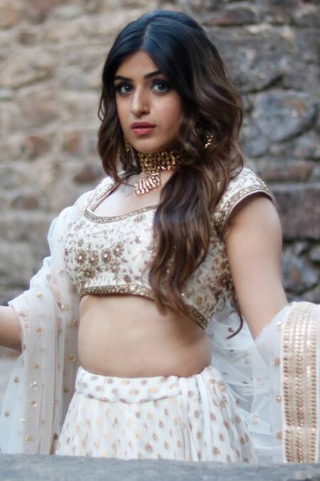 Buy_Priti Sahni_Ivory Silk, Georgette, Tulle Pearls, Sequins, Zari Round Embroidered Lehenga Set _Online_at_Aza_Fashions