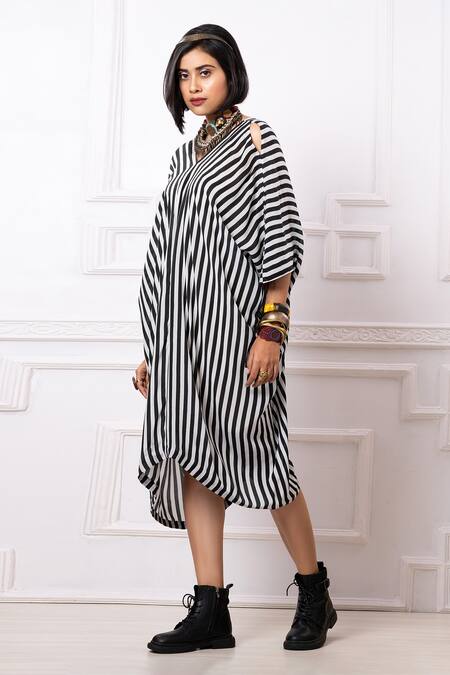Megha Garg_Black Crepe V-neck Stripe Pattern Kaftan Dress _at_Aza_Fashions