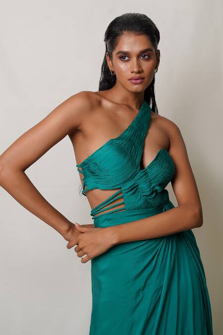 Pinup By Astha Green Art Flat Chiffon Lining Butter Crepe One Shoulder Front Slit Gown at Aza Fashions Pinup By Astha_Green Art Flat Chiffon Lining Butter Crepe One Shoulder Front Slit Gown _at_Aza_Fashions