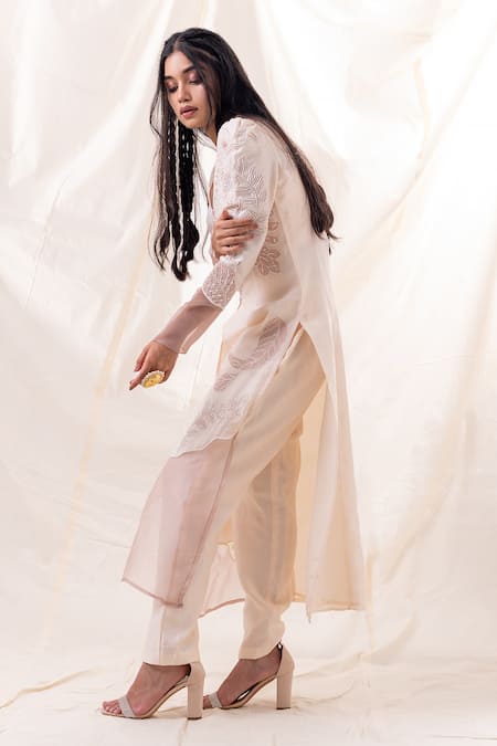 Buy PIRI INDIA Ivory Chanderi, Organza Embroidery V-neck Kurta And Straight Pant Set Online at Aza Fashions Buy_PIRI INDIA_Ivory Chanderi, Organza Embroidery V-neck Kurta And Straight Pant Set _Online_at_Aza_Fashions