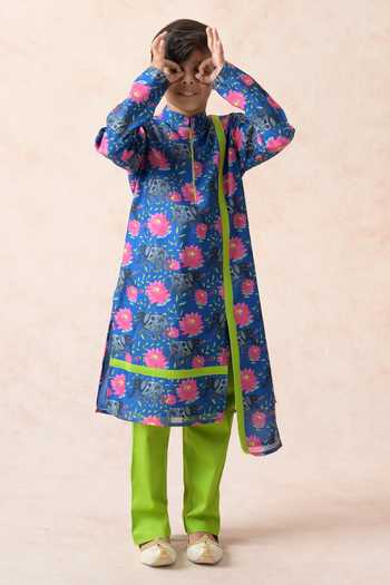 Thetaa_Blue Cotton, Polyester Embroidery Lotus Print Kurta With Pant _Online_at_Aza_Fashions