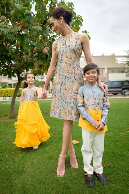 Buy_Thetaa_Grey Chanderi , Organza, Viscose Embroidery Garden Print Flared Gown 