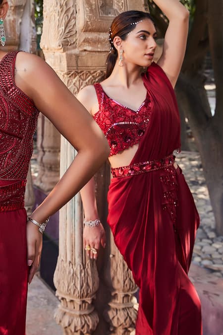Buy Mehak Murpana Red , Lining Butter Geometric Leaf Bodice Embroidered Saree Gown Online at Aza Fashions Buy_Mehak Murpana_Red , Lining Butter Geometric Leaf Bodice Embroidered Saree Gown _Online_at_Aza_Fashions