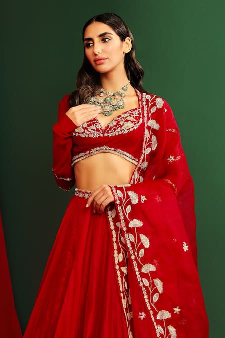 Mahima Mahajan_Red Raw Silk, Organza, Georgette And Shantoon Thread Rena Embroidered Lehenga Set _Online_at_Aza_Fashions