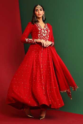 Mahima Mahajan_Red Georgette, Cotton Satin Lycra And Shantoon Reya Floral Embroidered Kurta Set_at_Aza_Fashions