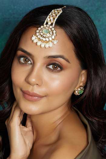 Joules by Radhika Gold Plated Carved Monalisa Stone Embellished Maangtikka Online at Aza Fashions Joules by Radhika_Gold Plated Carved Monalisa Stone Embellished Maangtikka _Online_at_Aza_Fashions
