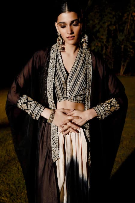 Lehenga Choli | Traditional Grand Border Dress For Occasions | Freeup