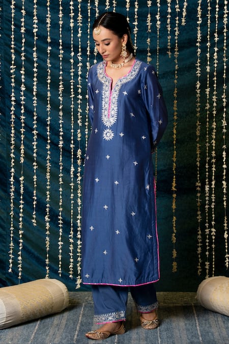 Buy_Maison Shefali_Blue Chanderi Silk, Cotton Embroidery Split V-neck Saanjh Kurta Set _Online_at_Aza_Fashions