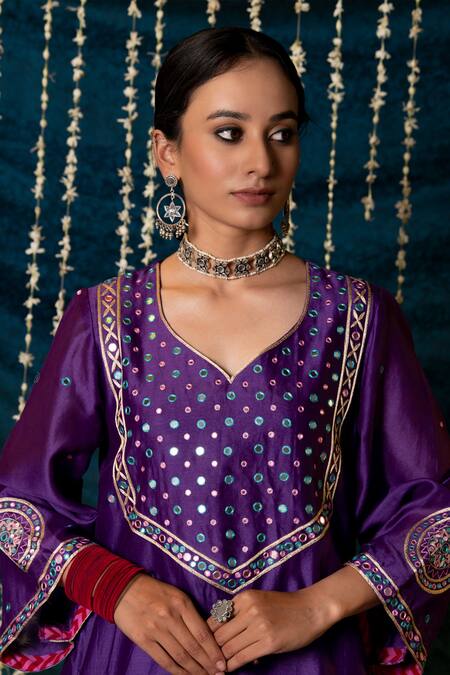 Maison Shefali_Purple Kurta And Dupatta Chanderi Silk Embroidered Mirror V Neck Hunar Set _at_Aza_Fashions