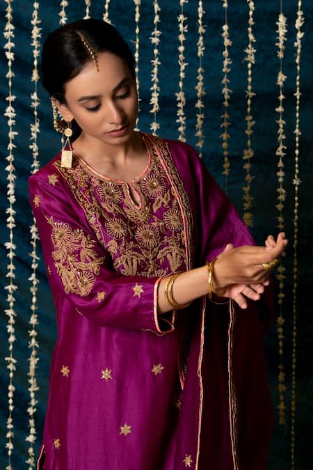 Maison Shefali Purple Chanderi Silk, Modal Embroidery, Zari Split V-neck Ratti Hand Kurta Set at Aza Fashions Maison Shefali_Purple Chanderi Silk, Modal Embroidery, Zari Split V-neck Ratti Hand Kurta Set _at_Aza_Fashions