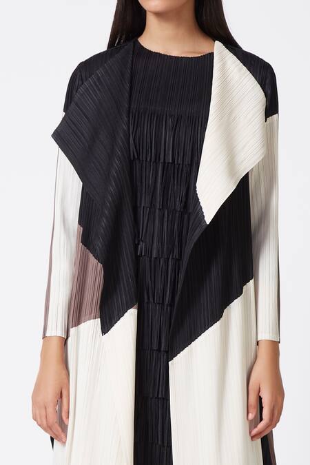 Buy_Scarlet Sage_Black 100% Polyester Plain Open Madison Colorblock Overlay_Online_at_Aza_Fashions