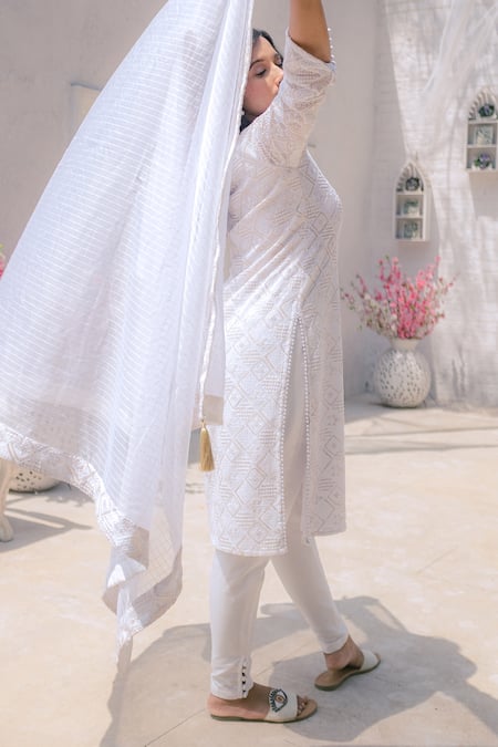 Monk & Mei By Sonia Anand_White Georgette, Silk Embroidery, Sequins, Chains Split Malak Kurta Pant Set _Online_at_Aza_Fashions