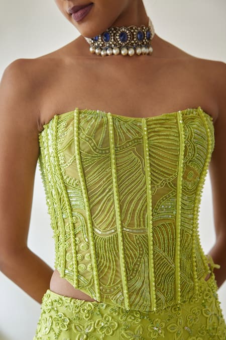 Buy Mishru Green Tulle, Organza Embroidery Sweetheart Neck Evie Corset Lehenga Set Online at Aza Fashions Buy_Mishru_Green Tulle, Organza Embroidery Sweetheart Neck Evie Corset Lehenga Set _Online_at_Aza_Fashions