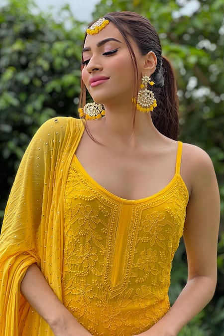 LABEL AISHWARYRIKA_Yellow Georgette And Chiffon Resham Thread Mughal Embroidered Short Kurta _Online_at_Aza_Fashions