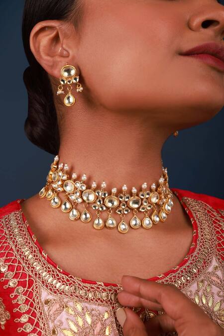 Buy_Namasya_White Pearls Geometric Kundan Embellished Choker Necklace Set _Online_at_Aza_Fashions