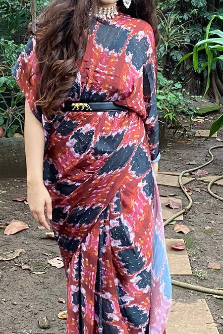 Studio Surbhi_Red Georgette, Satin Geometric Print Pre-stitched Pleated Saree With Blouse_Online_at_Aza_Fashions