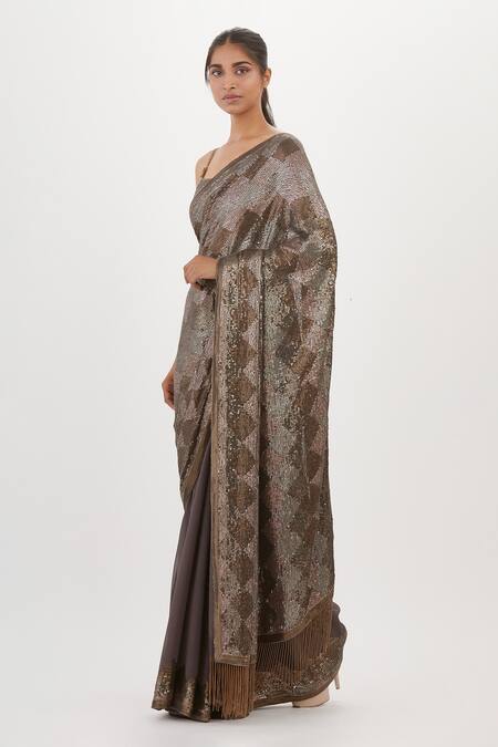 Nakul Sen Grey Chiffon Sequins Scoop Neck Checkered Pattern Saree With Blouse Online at Aza Fashions Nakul Sen_Grey Chiffon Sequins Scoop Neck Checkered Pattern Saree With Blouse_Online_at_Aza_Fashions