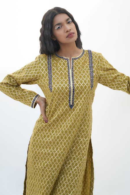 Buy_Nadima Saqib_Green Chanderi, Jacquard Mirrors, Zari, Embroidery Split V-neck Kurta And Pant Set _Online_at_Aza_Fashions