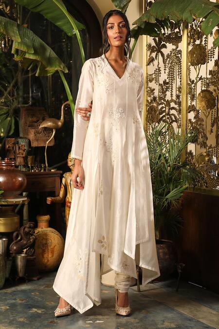 Buy_Sahil Kochhar_Ivory Organza, Net Embroidery V-neck Naeem Floral Panelled Kurta _Online_at_Aza_Fashions