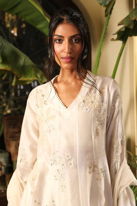 Shop Sahil Kochhar Ivory Organza, Net Embroidery V-neck Naeem Floral Panelled Kurta Online at Aza Fashions Shop_Sahil Kochhar_Ivory Organza, Net Embroidery V-neck Naeem Floral Panelled Kurta _Online_at_Aza_Fashions
