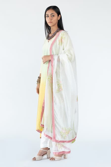 Nikita Vishakha_Green Dupatta Organza, Kurta Silk, Pant Ombre Effect Asymmetric Set_Online_at_Aza_Fashions