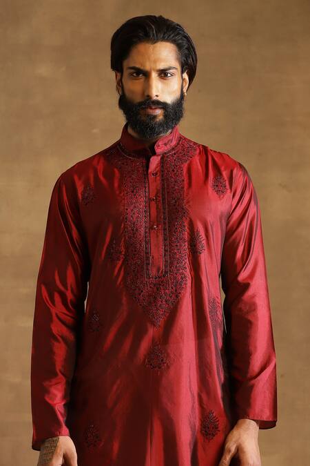 Buy_Raghavendra Rathore Jodhpur_Maroon Silk Floral Pattern Embroidered Kurta _Online_at_Aza_Fashions