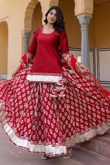 15 Latest lehenga kurta designs for women for modern look for weddings,  receptions, festi… | Indian fashion dresses, Designer party wear dresses,  Party wear dresses