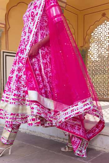 Buy_Pomcha Jaipur_Pink Cotton, Net Gota Patti V-neck Imara Floral Print Anarkali Set _Online_at_Aza_Fashions
