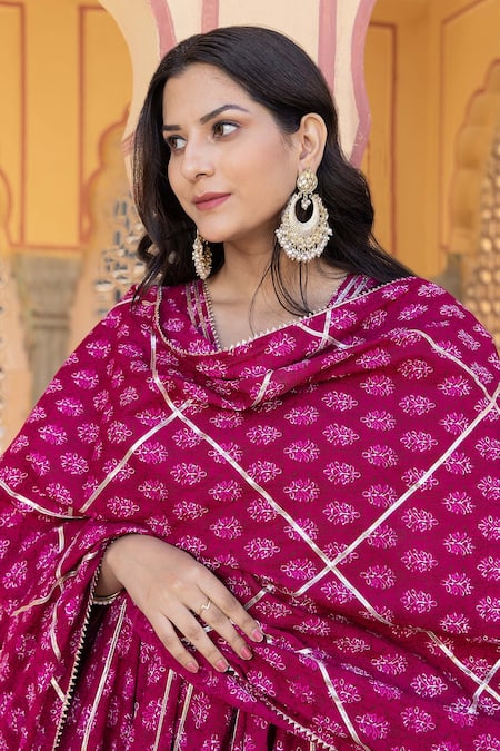 Pomcha Jaipur_Pink Cotton Gota Patti, Embroidery V-neck Jumari Floral Print Anarkali Pant Set _Online_at_Aza_Fashions